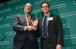 web-featured-image-rabbi-sandmel-and- matt-tapie-with-award